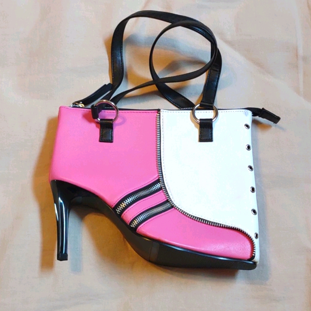 Insanely Fashionable Purse